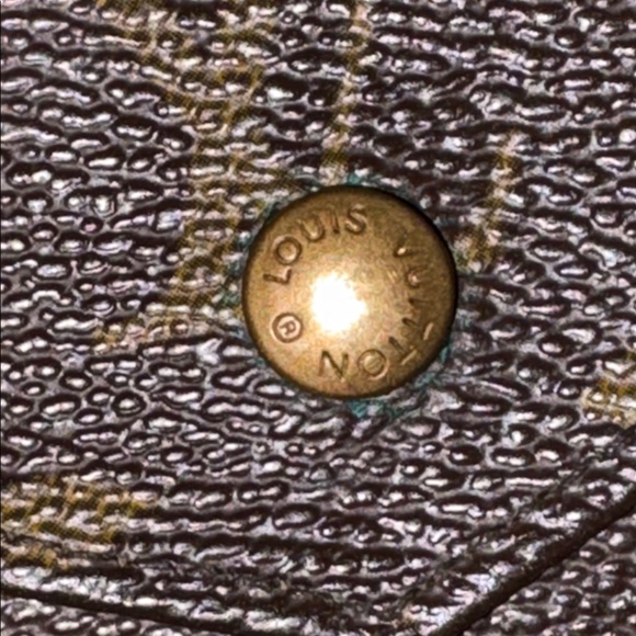 Excellent Condition-Authentic Louis Vuitton Elise Monogram Two Sided Snap Wallet - Picture 8 of 17